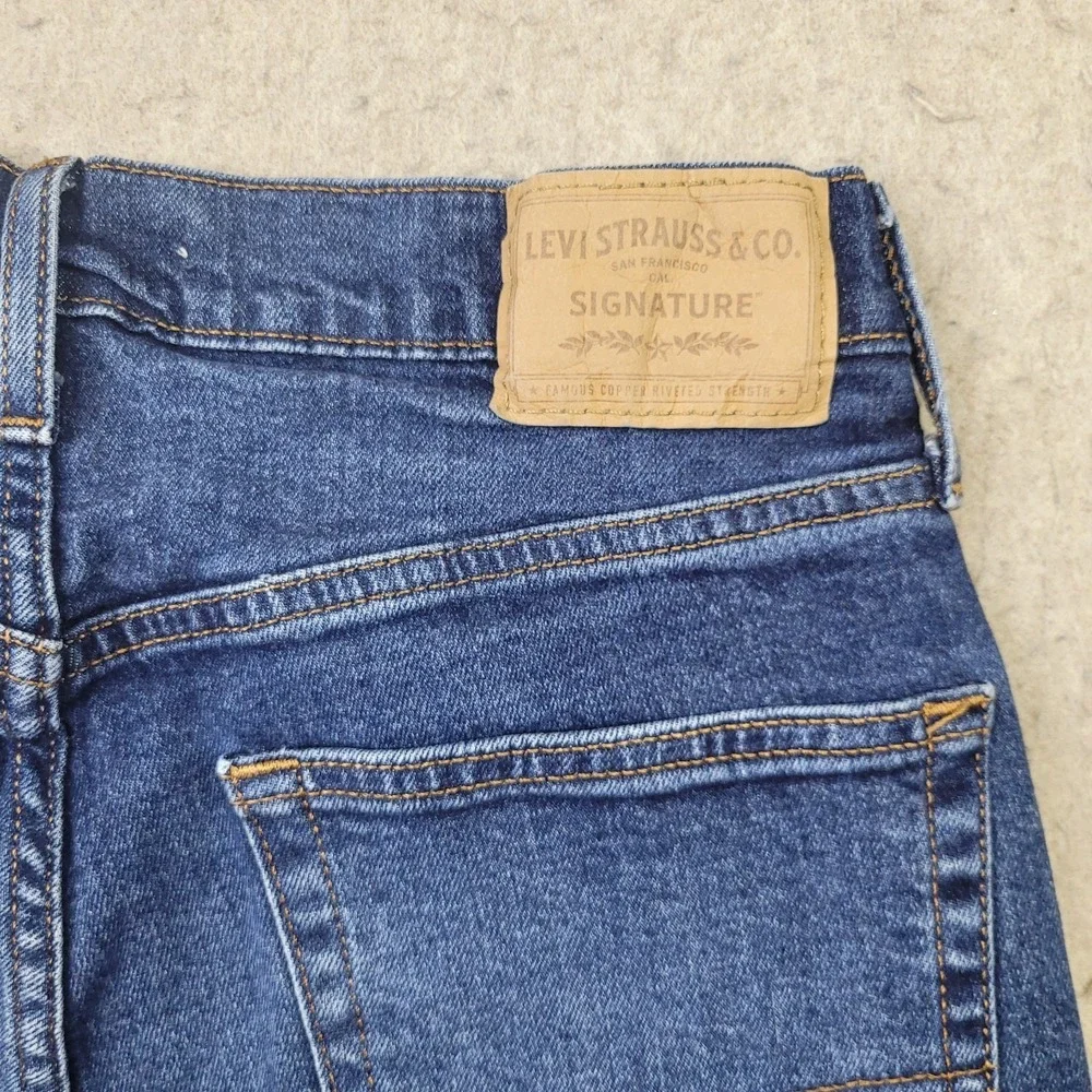 Levi Strauss Signature Jeans Men's 30x30 Athletic Fit Straight Leg‎ Blue Denim